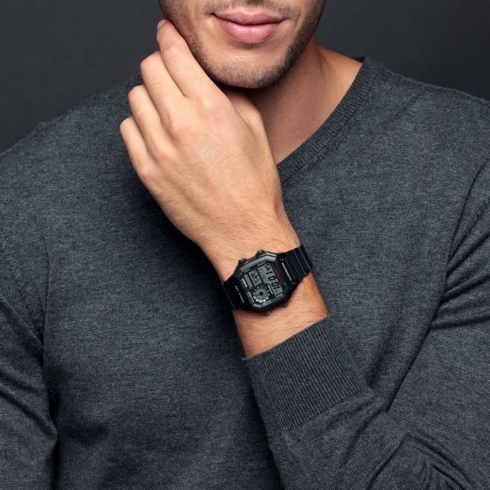 Montre Casio AE-1200WH-1AVEF Homme — Chronographe, Alarme, Étanche 10 Bar, vue 3