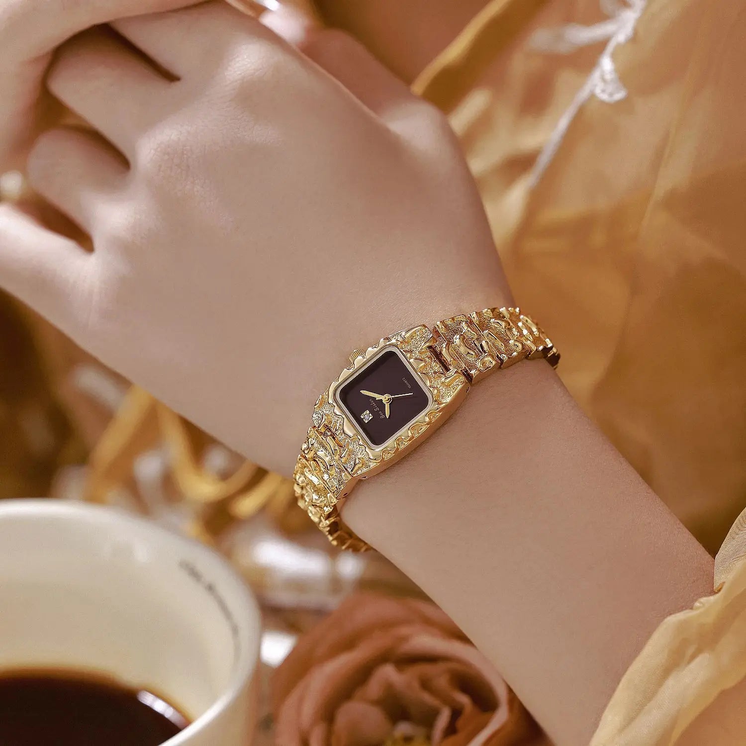 Montres carrées Vintage pour femmes, Bracelet doré, Quartz, coq à main, luxe de styliste, petite montre en or, cadeaux