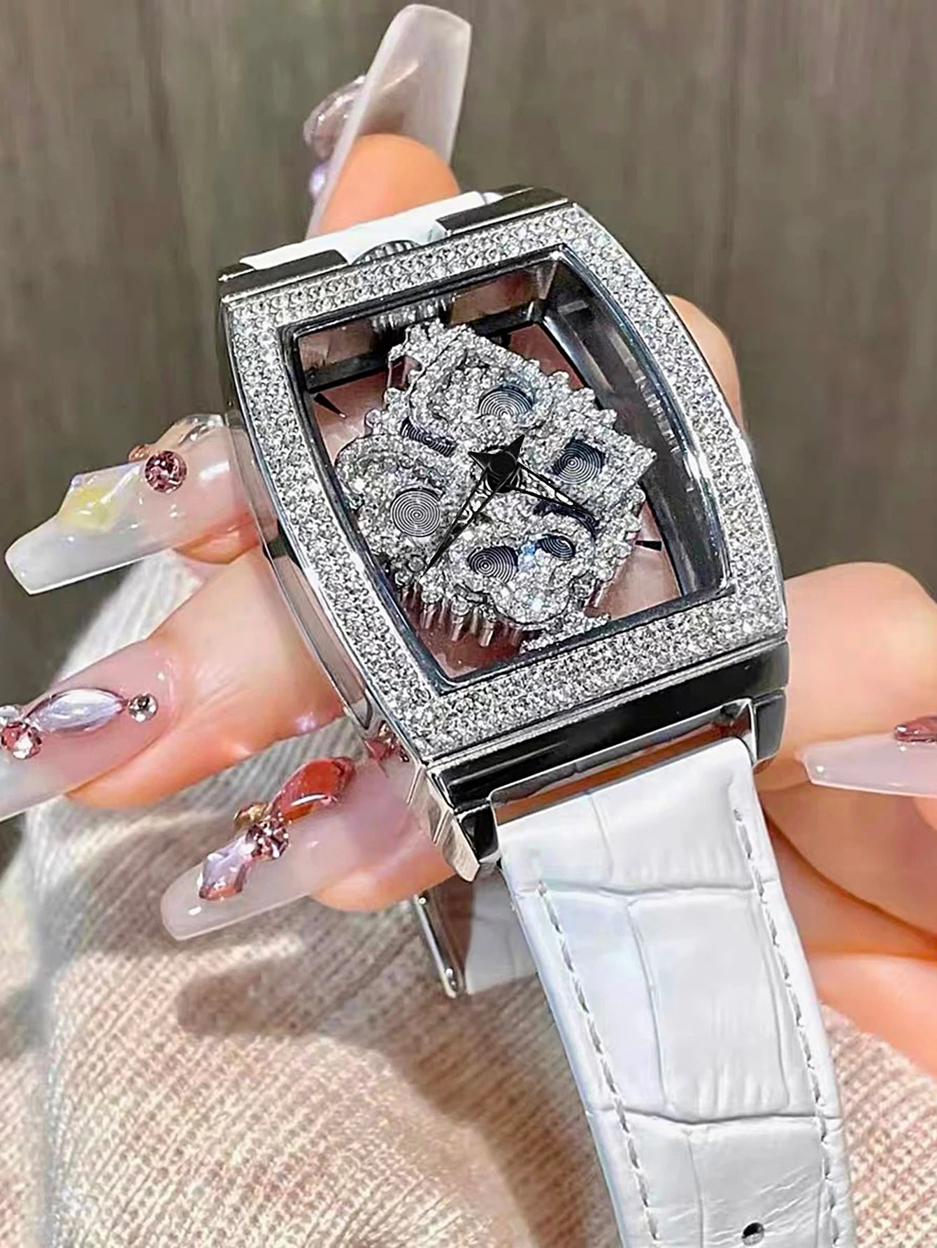 LSVTR Nouvelles montres pour femmes de luxe, élégantes et élégantes ; montres à quartz pour femmes de marque de luxe étanches serties de diamants de haute qualité.