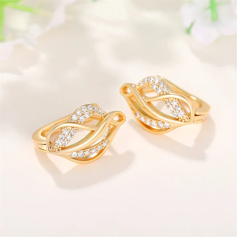Huitan – boucles d'oreilles créoles en forme de feuille chaude pour femmes, accessoires fantaisie à la mode, pour usage quotidien, fête de mariage, mariée élégante, bijoux modernes