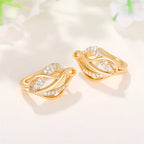 Huitan – boucles d'oreilles créoles en forme de feuille chaude pour femmes, accessoires fantaisie à la mode, pour usage quotidien, fête de mariage, mariée élégante, bijoux modernes