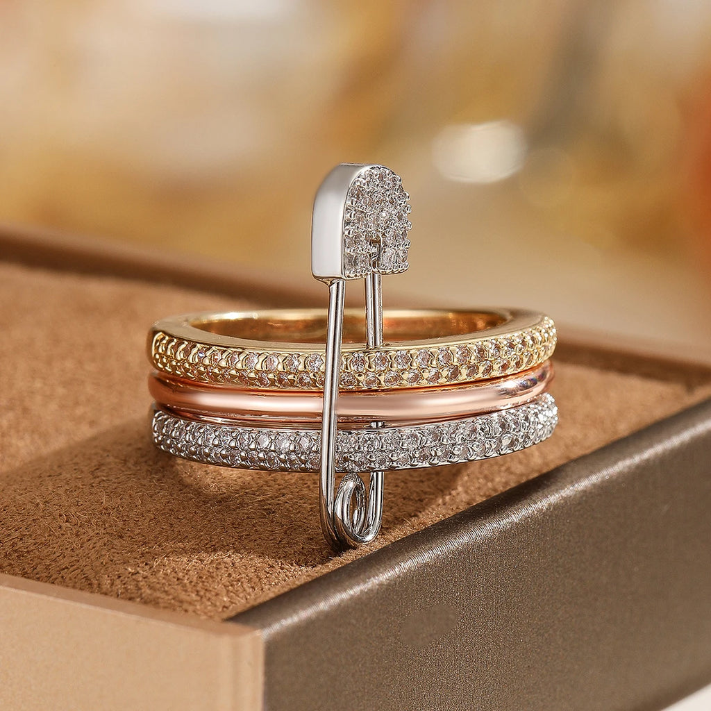 A Three-Ring Stacked Paper Clip Ring, Copper Imitation Faded, Fashionable And Simple For Women To Wear