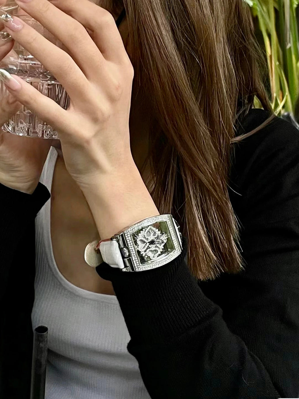 LSVTR Nouvelles montres pour femmes de luxe, élégantes et élégantes ; montres à quartz pour femmes de marque de luxe étanches serties de diamants de haute qualité.