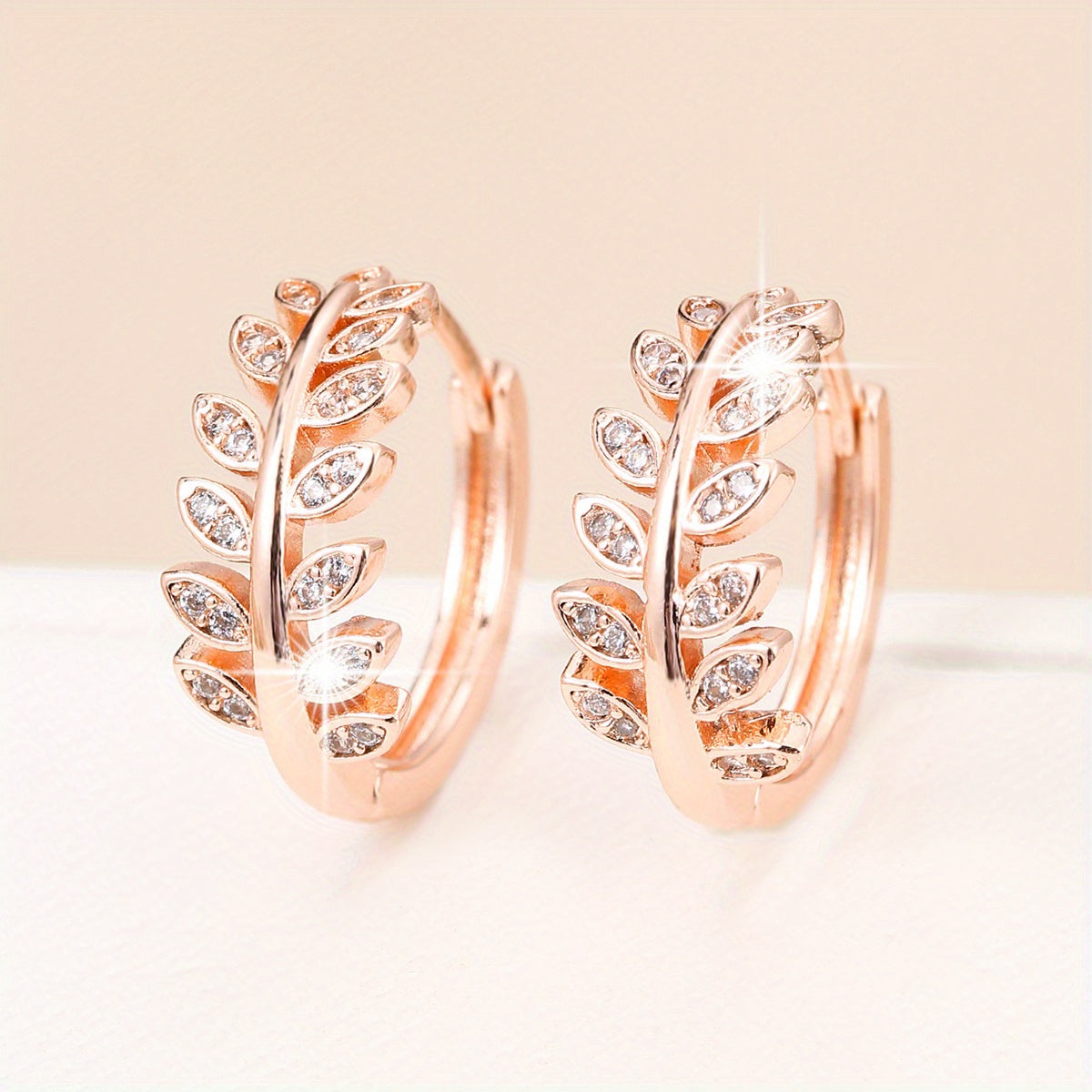 [1Pair Leaf Earrings] Zirconia Inlaid Leaf-Shaped Hoop Huggie Earrings for Women 1Pair Holiday Jewelry
